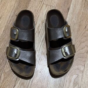 BIRKENSTOCK Arizona big buckle metallic sandals